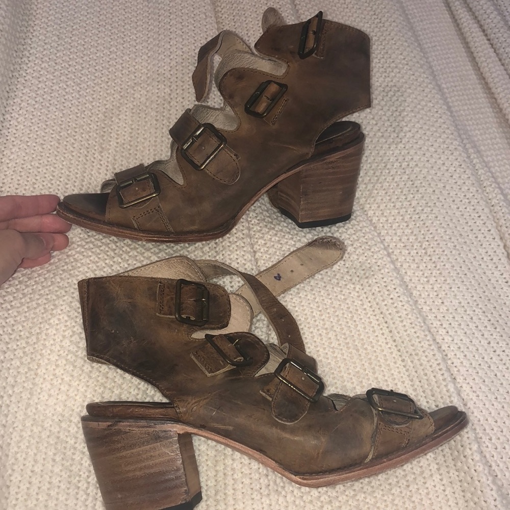 FREEBIRD BY STEVEN QUAIL SANDAL SIZE 8